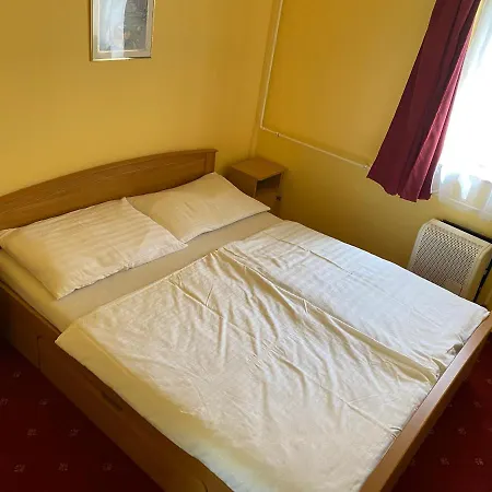 Mahom Vendeghaz Capsule hotel